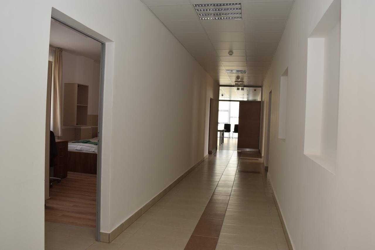 A Pousada Marothi Kollegium Debrecen Exterior foto