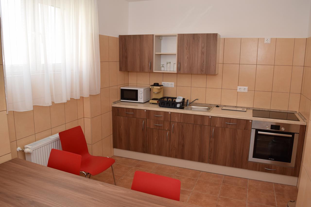 A Pousada Marothi Kollegium Debrecen Exterior foto